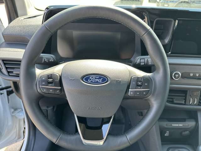 Fahrzeugbild eines Ford Transit Courier