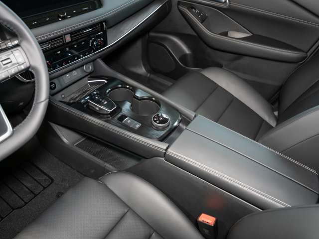 Fahrzeugbild eines Nissan X-TRAIL