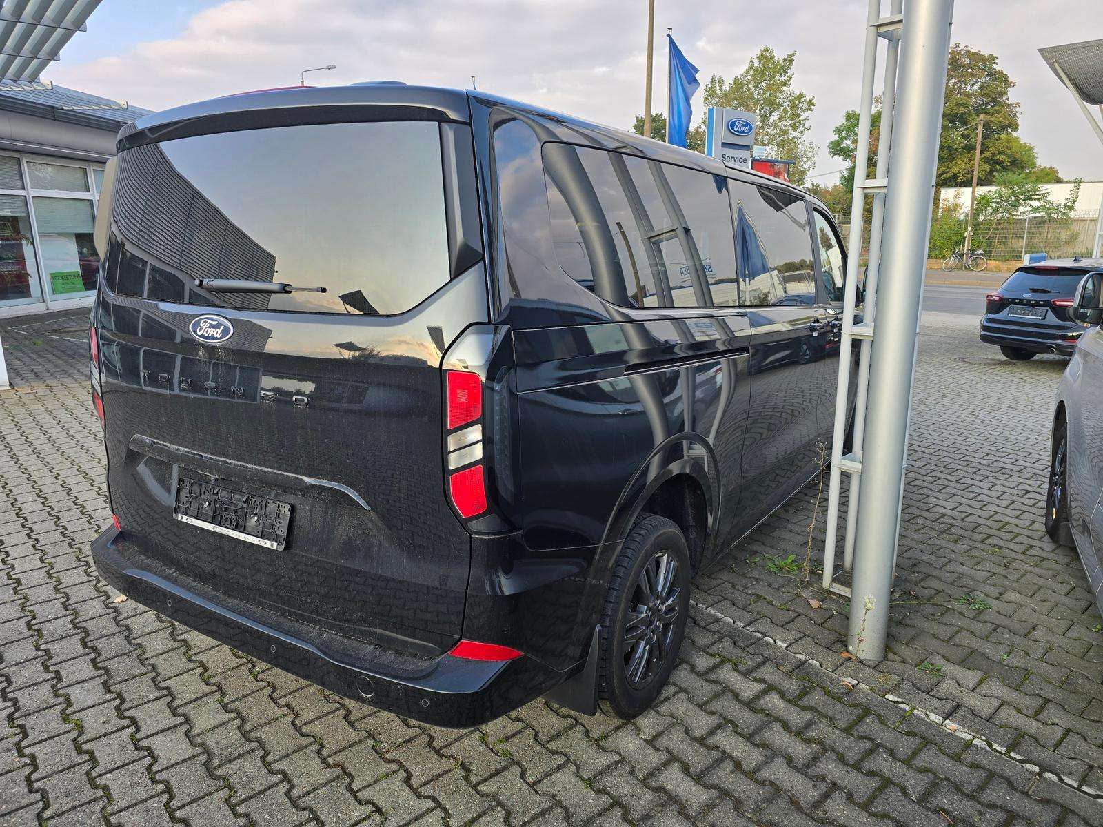 Fahrzeugbild eines Ford Tourneo Custom