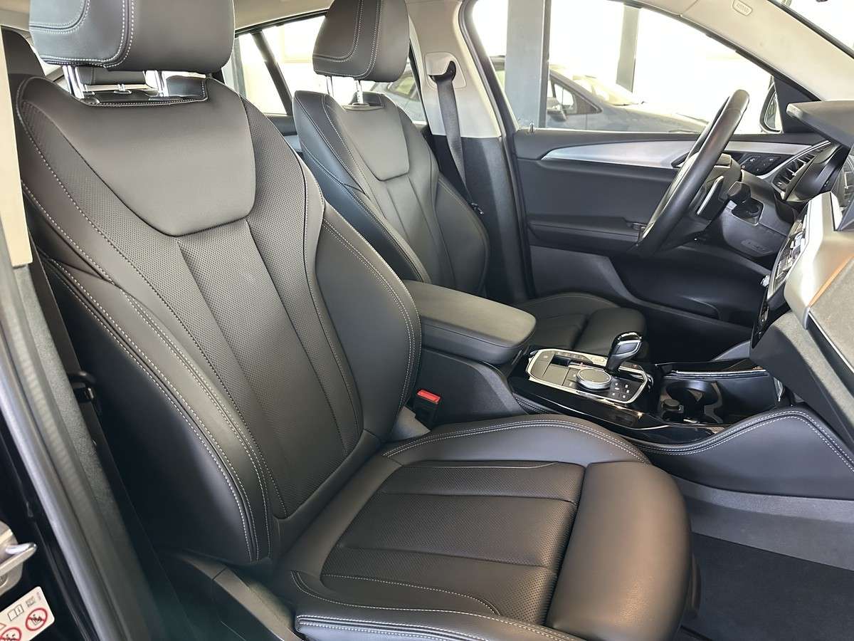 Fahrzeugbild eines BMW X4
