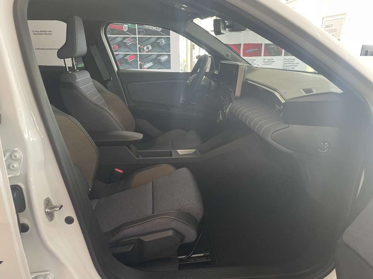 Fahrzeugbild eines Renault 5 E-TECH