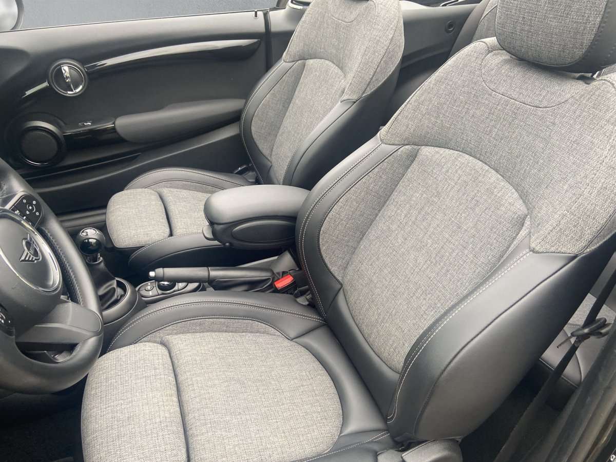 Fahrzeugbild eines MINI COOPER