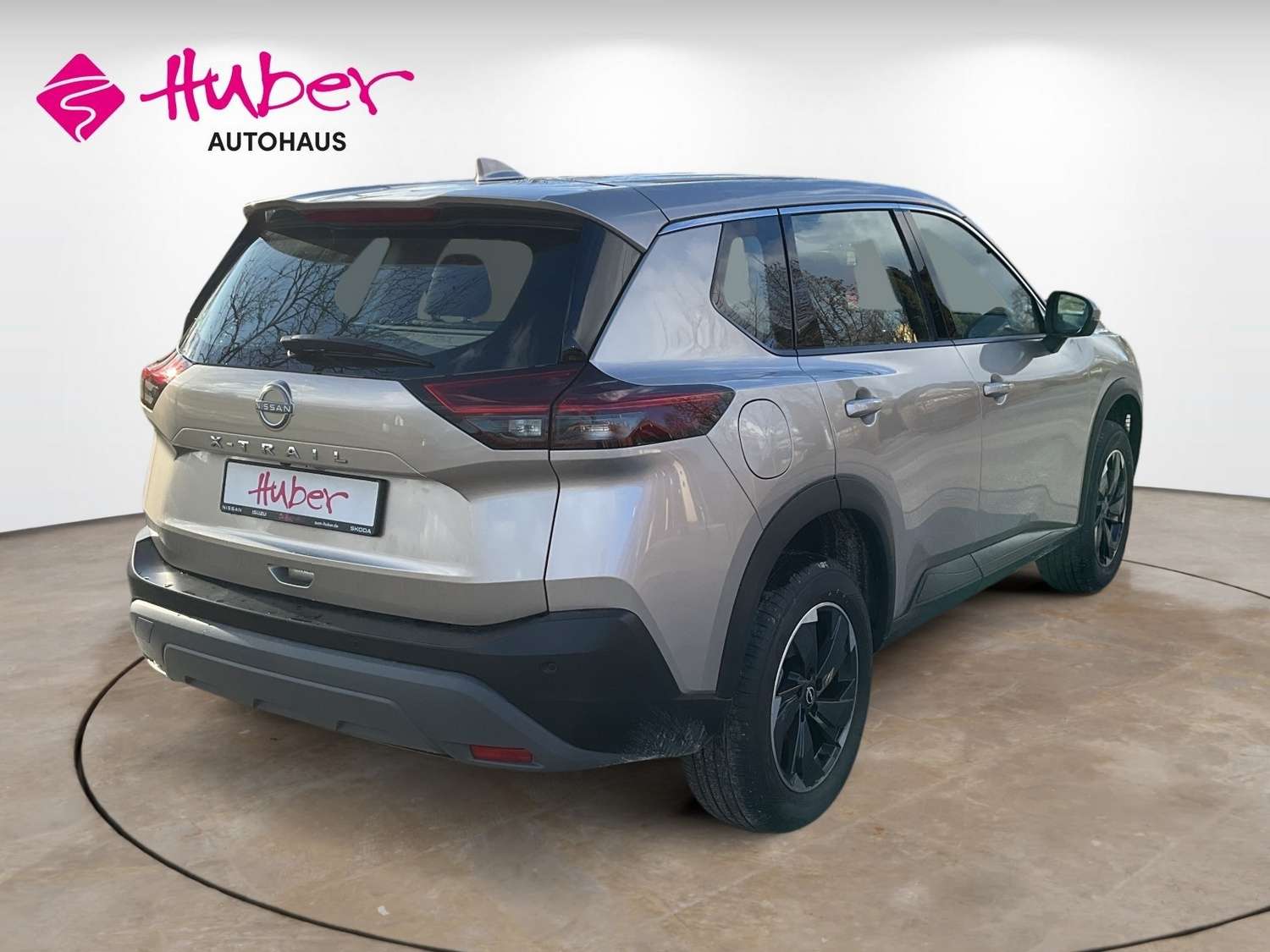 Fahrzeugbild eines Nissan X-TRAIL