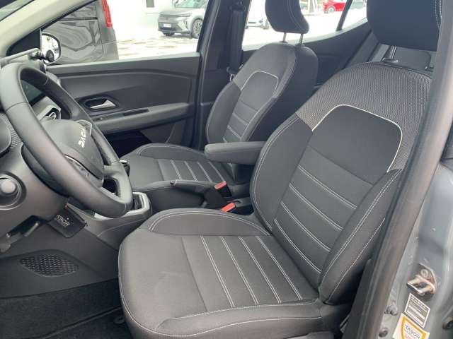 Fahrzeugbild eines Dacia Sandero