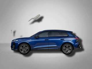 Schräge Frontansicht auf einen Audi Q3 , freigestellt