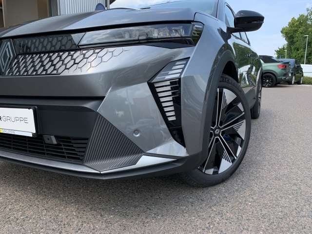 Fahrzeugbild eines Renault Scenic E-TECH