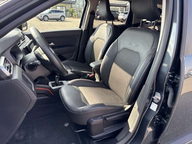 Fahrzeugbild eines Dacia Duster