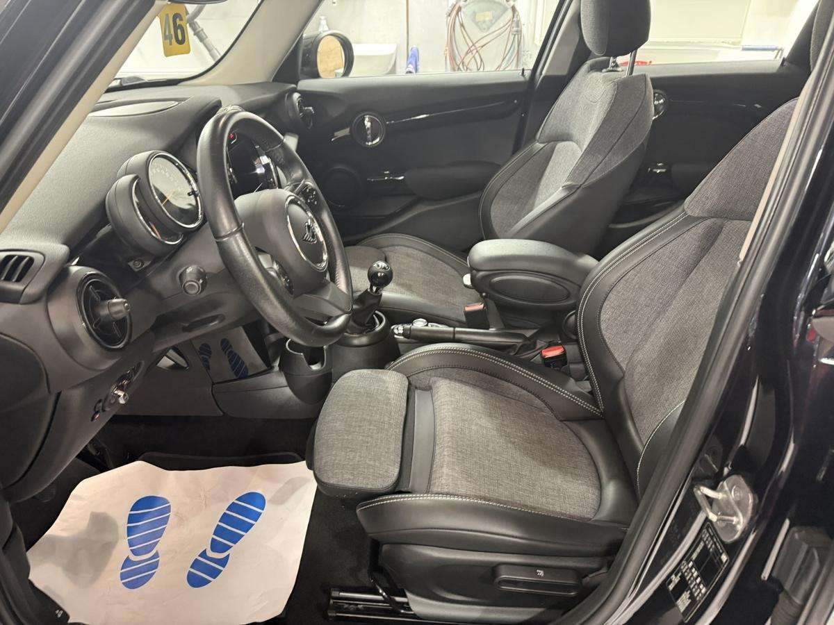 Fahrzeugbild eines MINI MINI