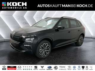 Schräge Frontansicht auf einen Skoda Kamiq , freigestellt