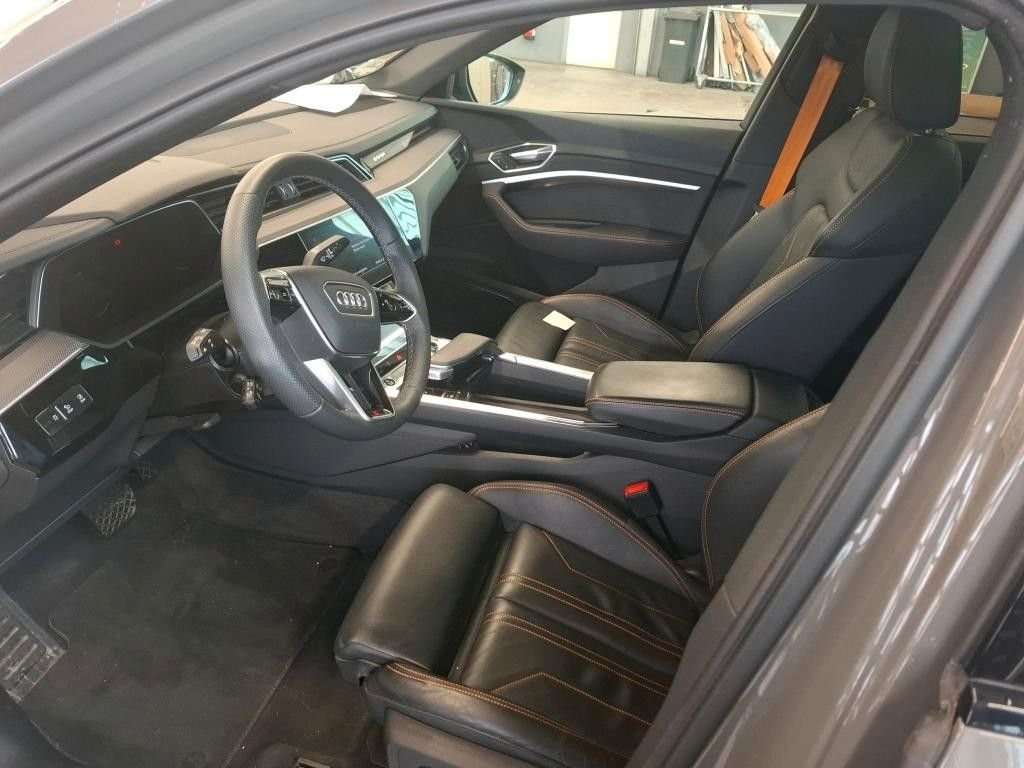 Fahrzeugbild eines Audi e-tron