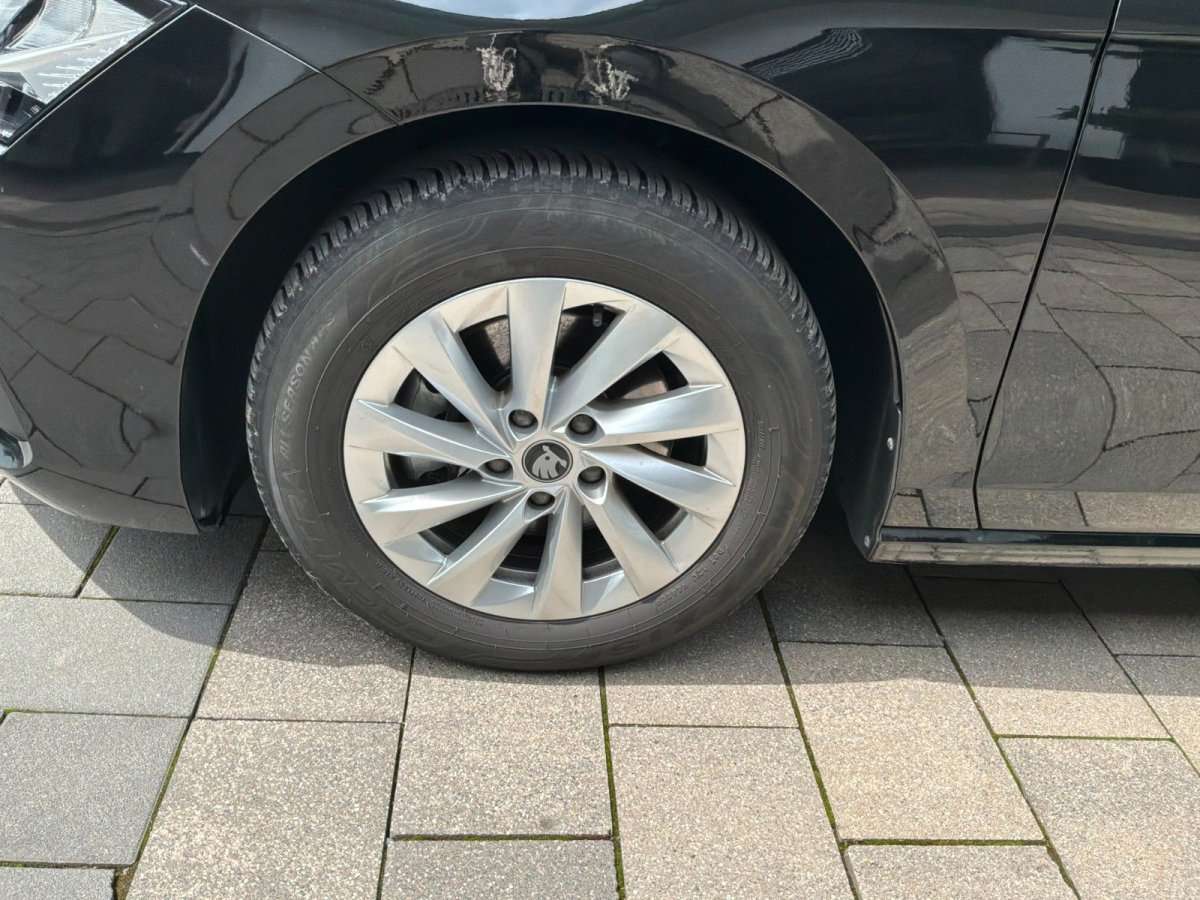 Fahrzeugbild eines Skoda Superb