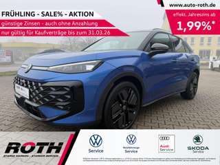 Schräge Frontansicht auf einen Volkswagen T-Roc , freigestellt