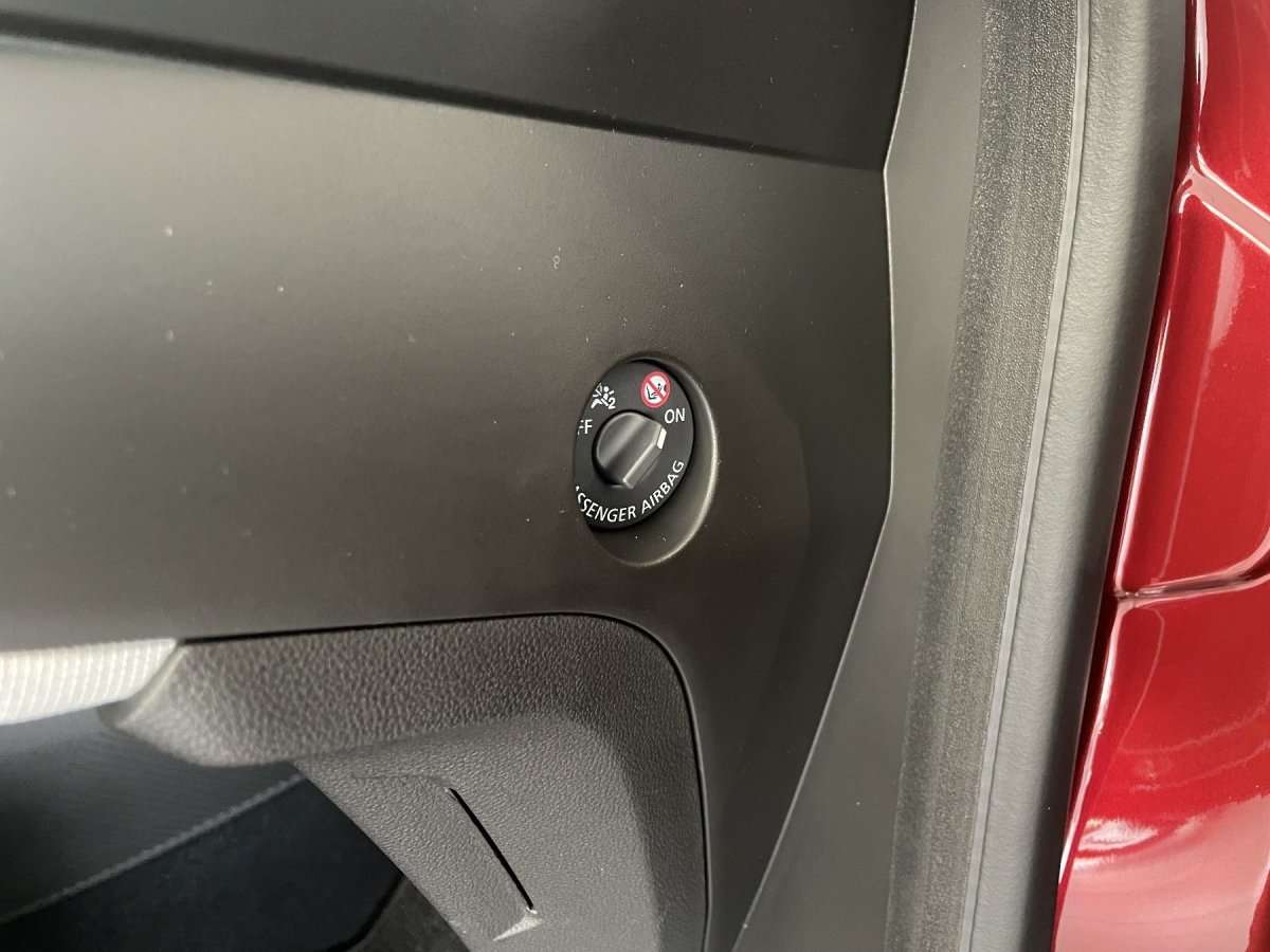 Fahrzeugbild eines Renault 4 E-TECH