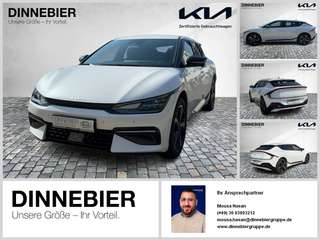 Schräge Frontansicht auf einen Kia EV6 , freigestellt