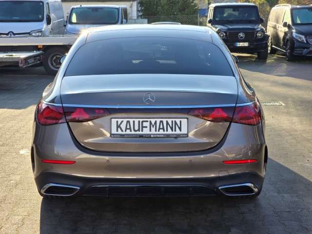 Fahrzeugbild eines Mercedes-Benz E-Klasse