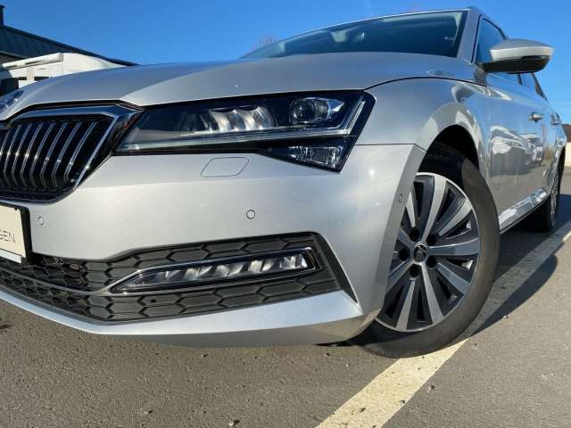 Fahrzeugbild eines Skoda Superb