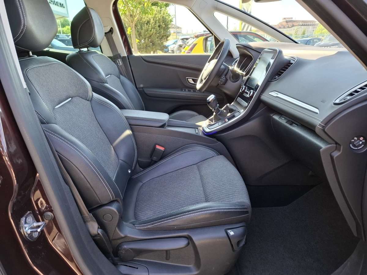 Fahrzeugbild eines Renault Grand Scénic