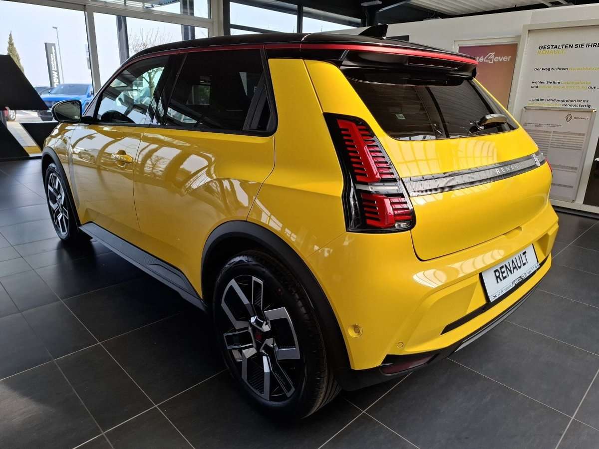 Fahrzeugbild eines Renault 5 E-TECH