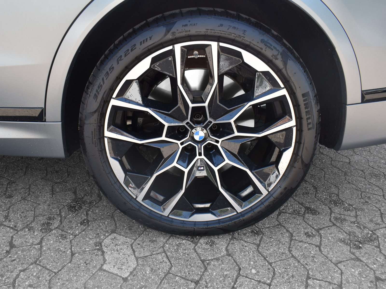 Fahrzeugbild eines BMW X7