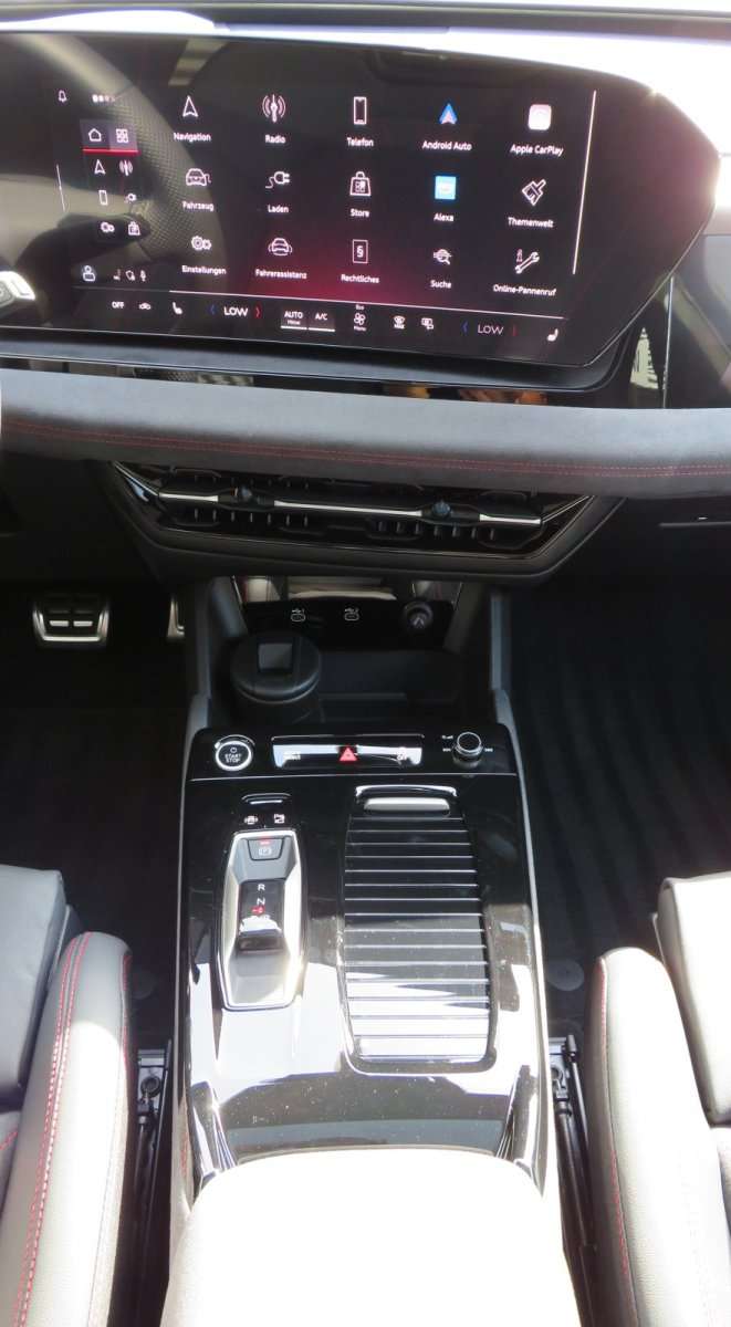 Fahrzeugbild eines Audi Q6 e-tron