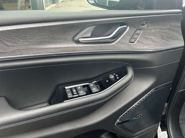 Fahrzeugbild eines Jeep Grand Cherokee