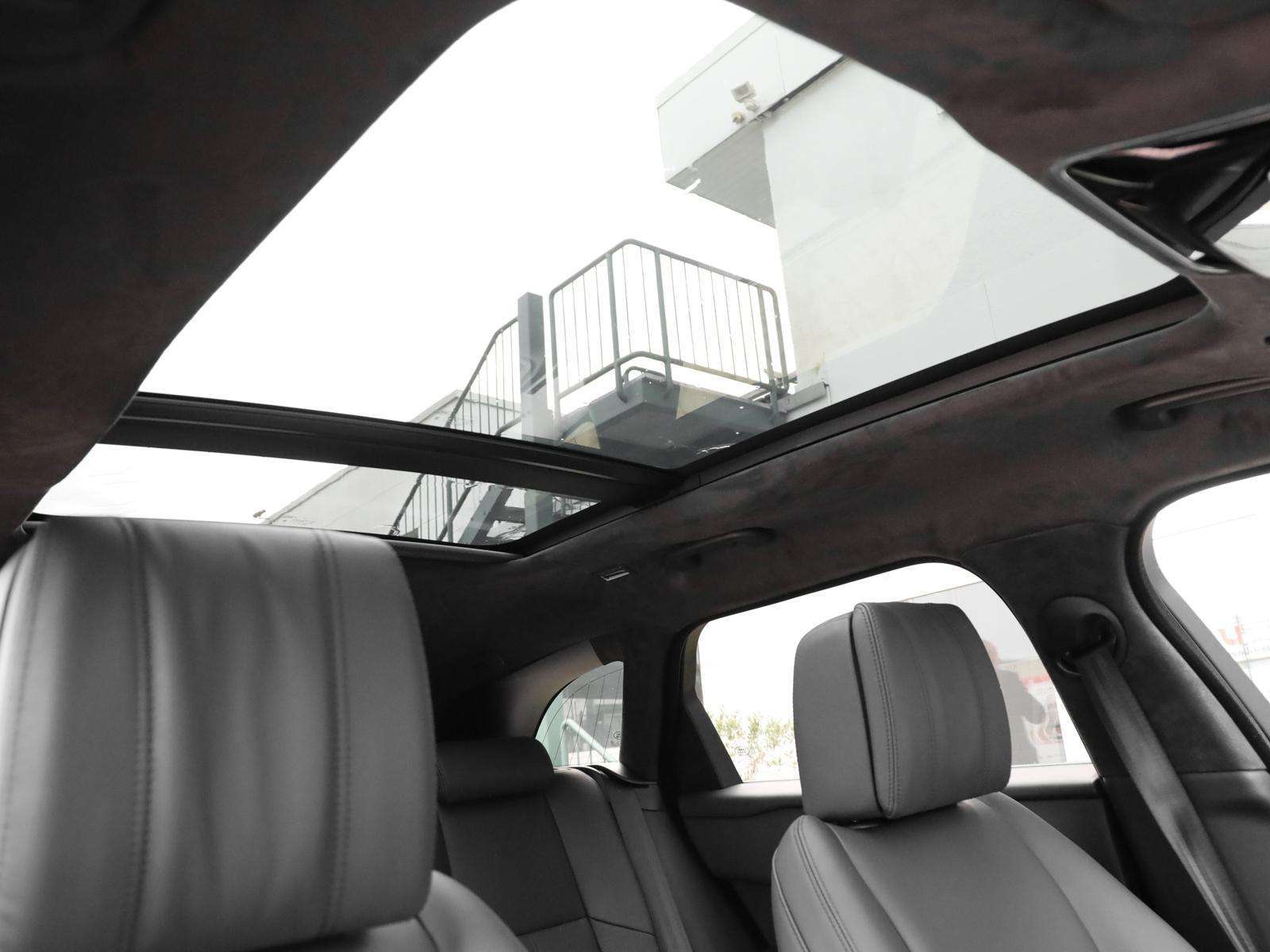 Fahrzeugbild eines Land Rover Range Rover Velar
