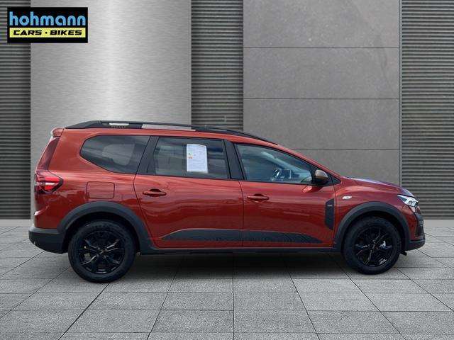 Fahrzeugbild eines Dacia Jogger