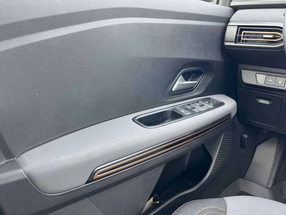 Fahrzeugbild eines Dacia Sandero