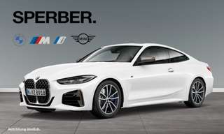 Schräge Frontansicht auf einen BMW 4er-Reihe , freigestellt