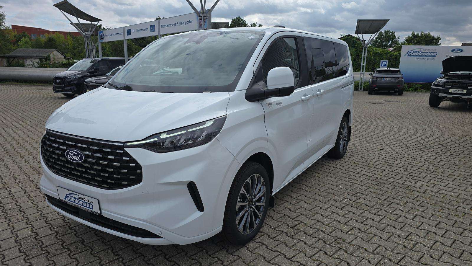 Fahrzeugbild eines Ford Tourneo Custom