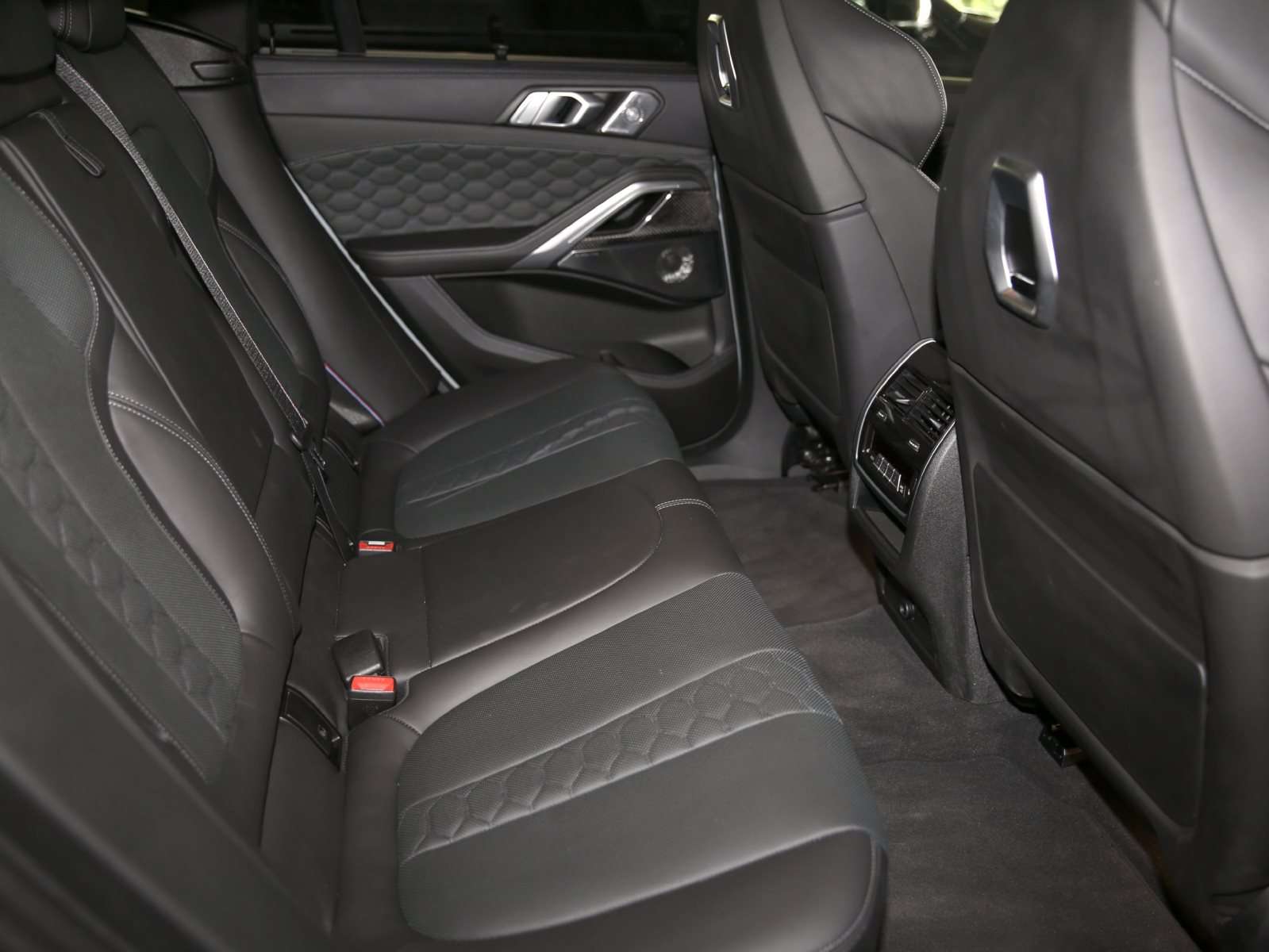 Fahrzeugbild eines BMW X6