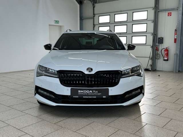 Fahrzeugbild eines Skoda Superb