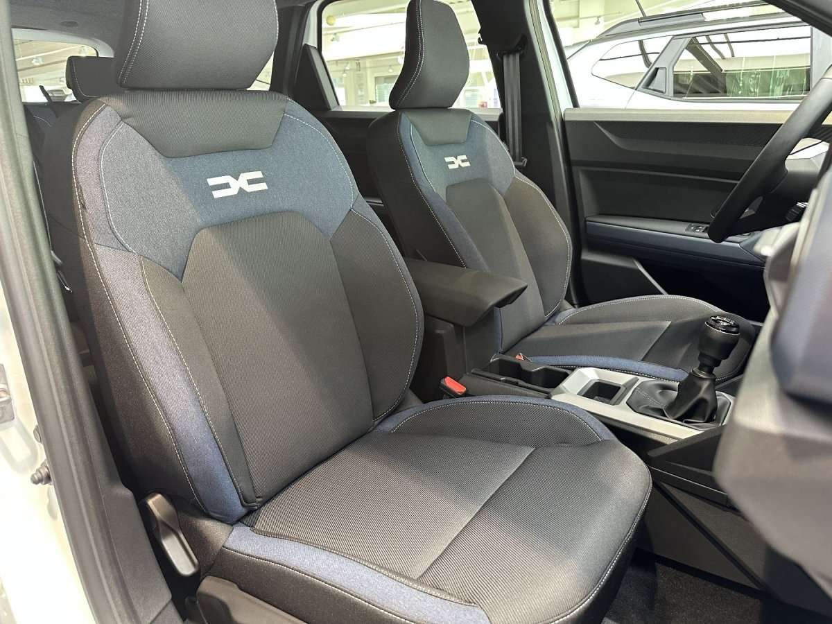 Fahrzeugbild eines Dacia Bigster