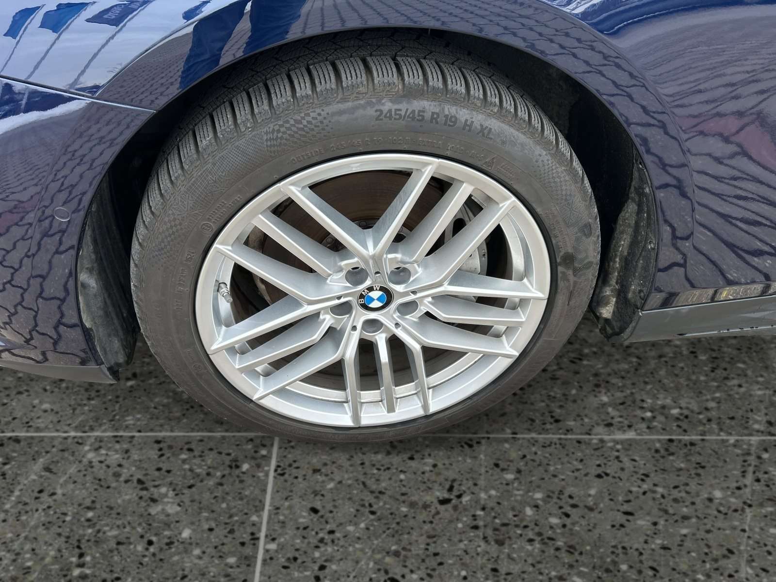 Fahrzeugbild eines BMW i5