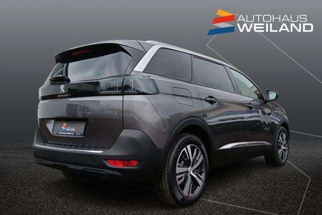 Fahrzeugbild eines Peugeot 5008