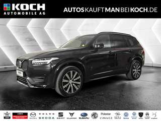 Schräge Frontansicht auf einen Volvo XC90 , freigestellt