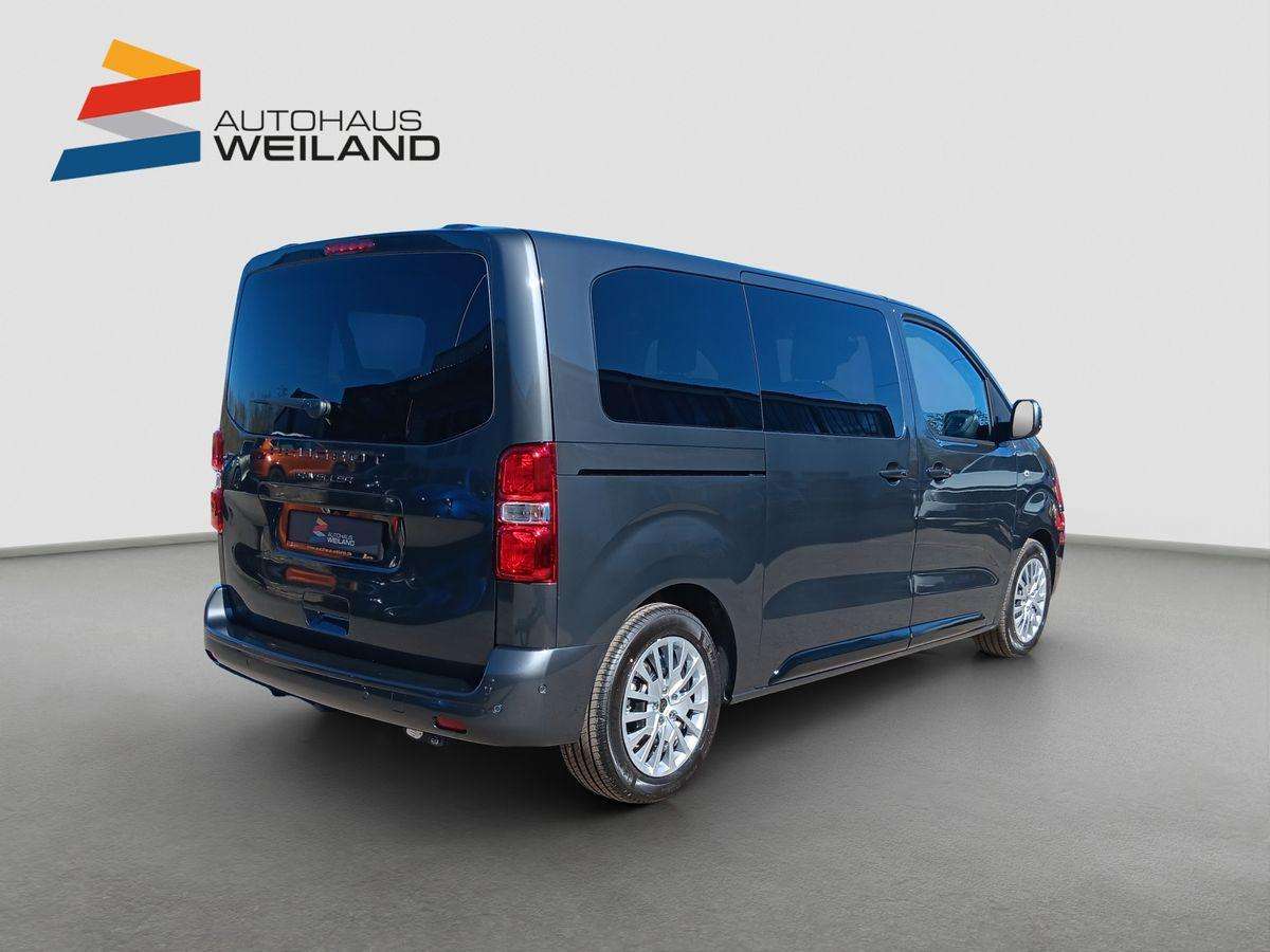 Fahrzeugbild eines Peugeot Traveller