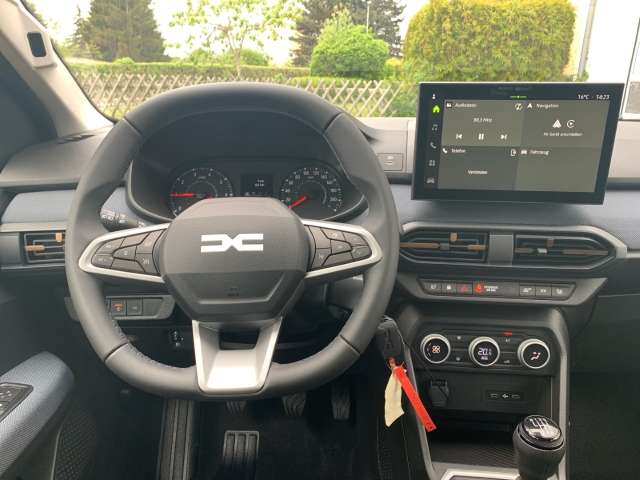 Fahrzeugbild eines Dacia Sandero