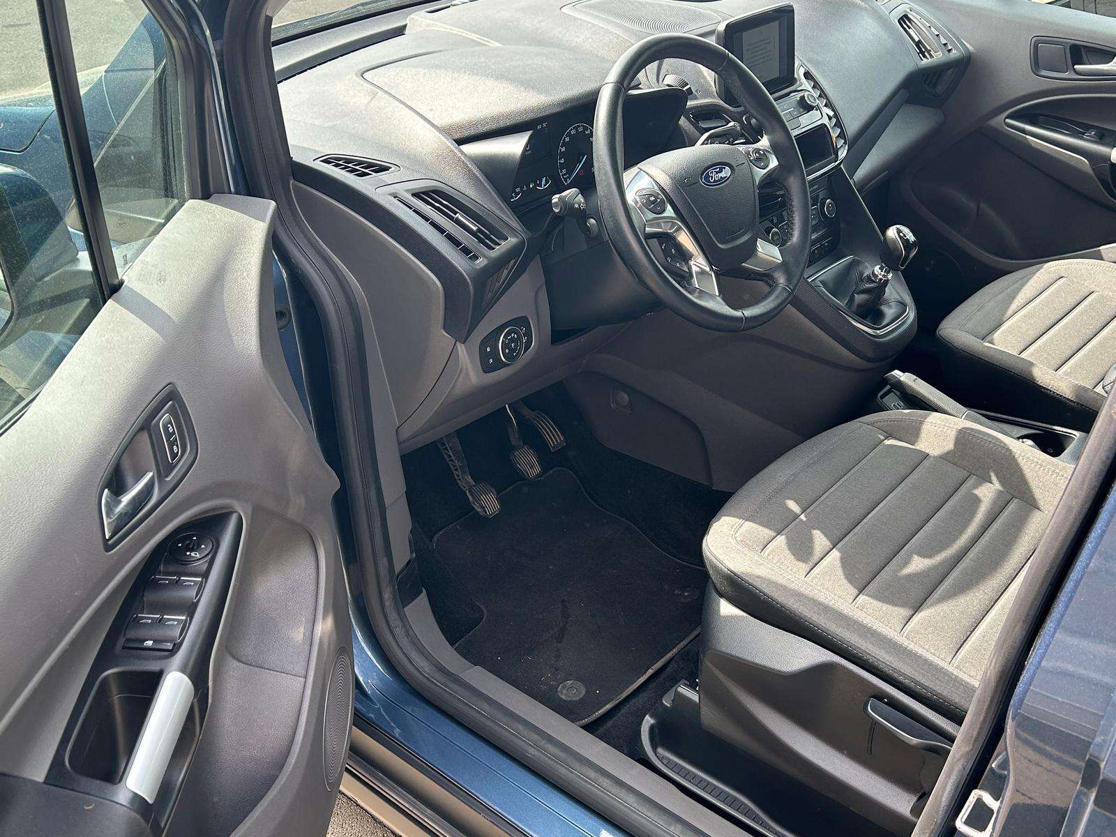 Fahrzeugbild eines Ford Tourneo Connect