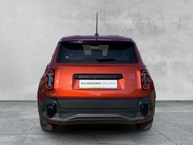 Fahrzeugbild eines Renault 4 E-TECH