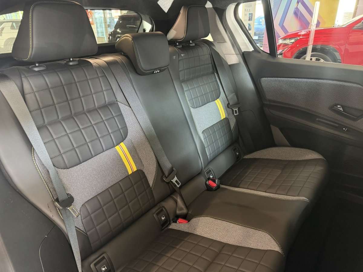 Fahrzeugbild eines Renault 4 E-TECH