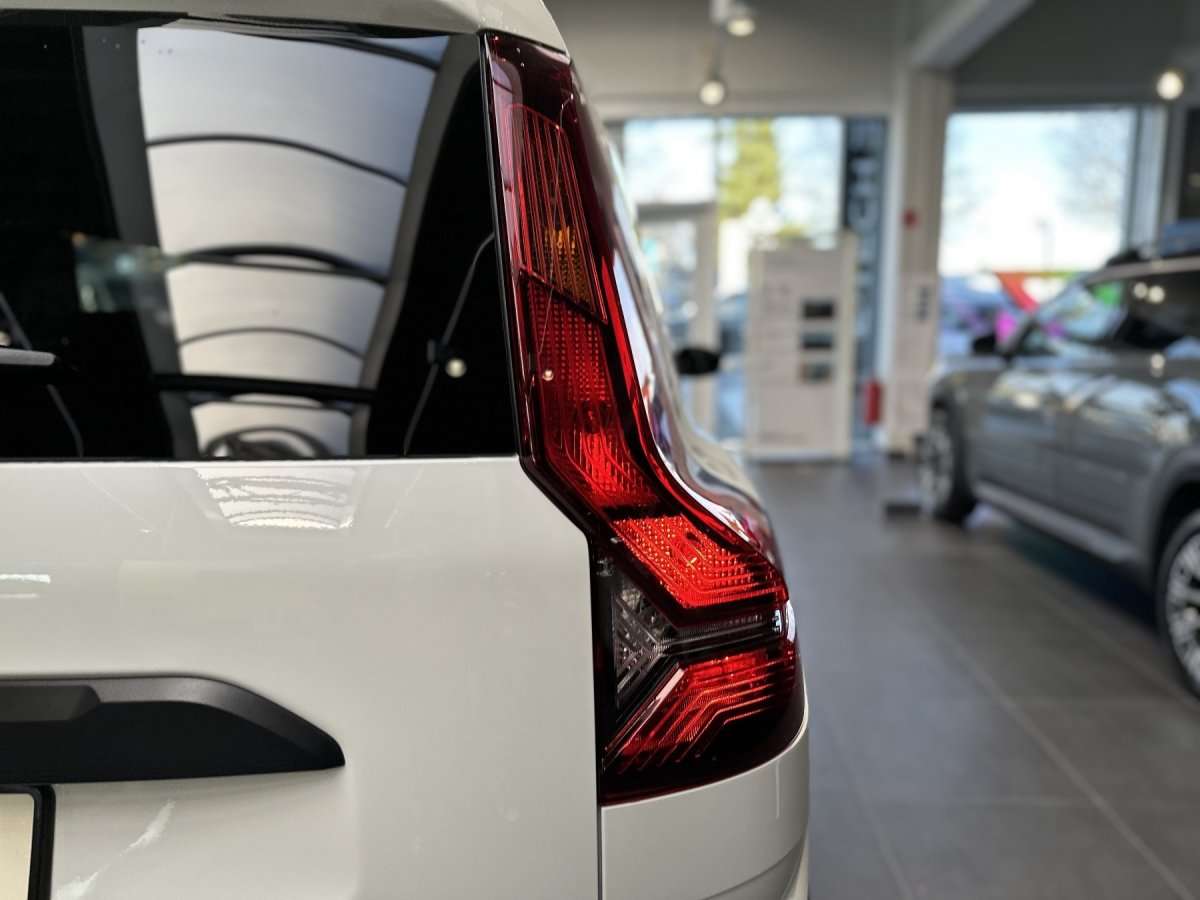 Fahrzeugbild eines Dacia Jogger