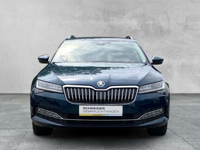Fahrzeugbild eines Skoda Superb