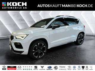 Schräge Frontansicht auf einen CUPRA Ateca , freigestellt