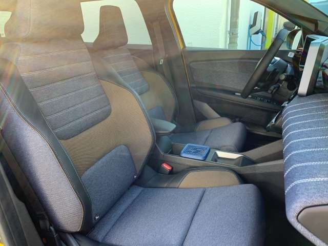 Fahrzeugbild eines Renault 5 E-TECH