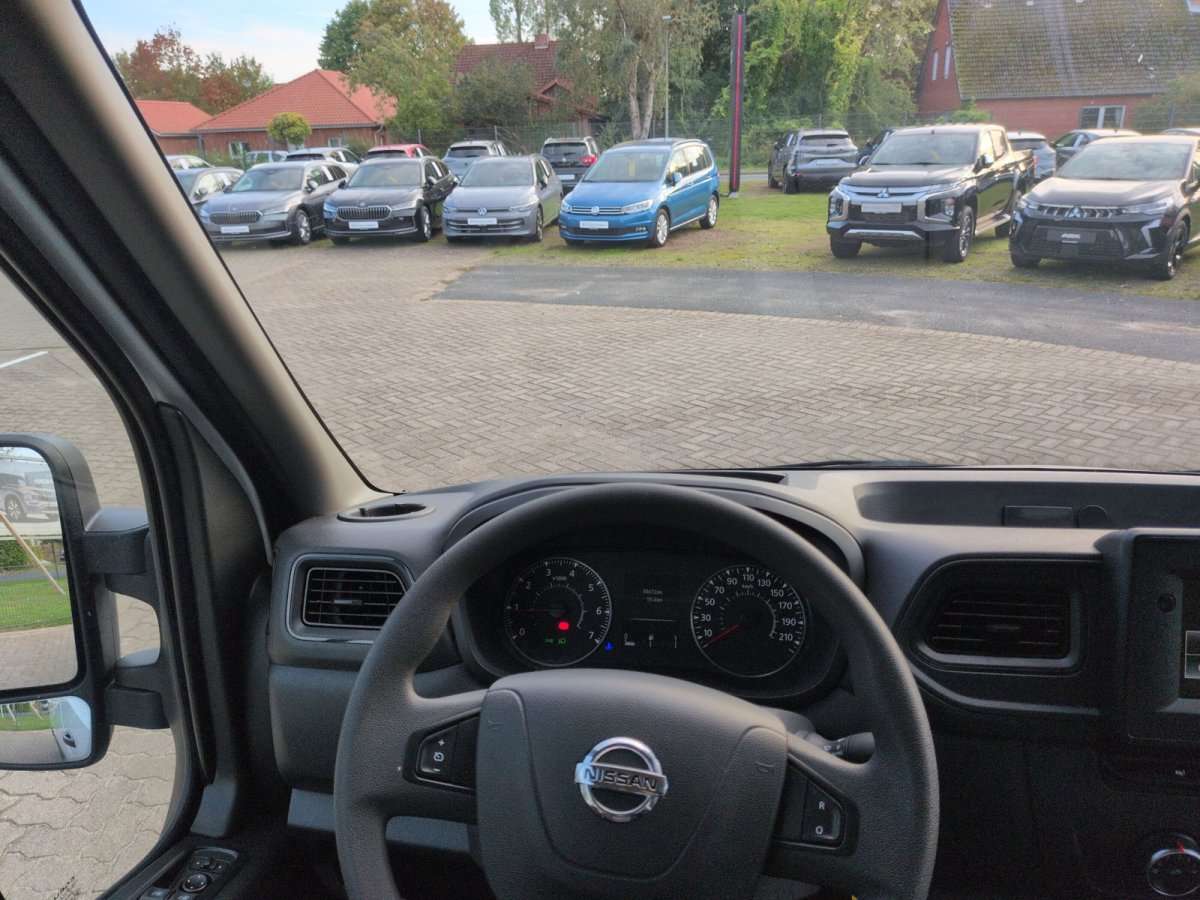 Fahrzeugbild eines Nissan Interstar