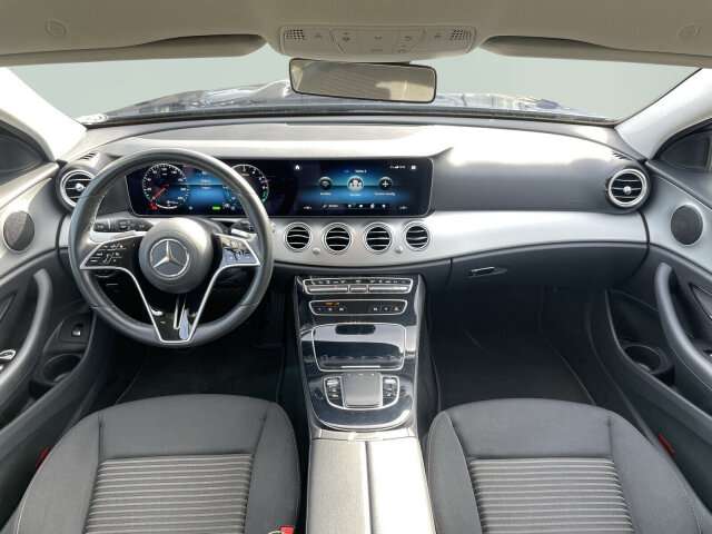Fahrzeugbild eines Mercedes-Benz E-Klasse