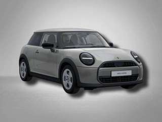Schräge Frontansicht auf einen MINI COOPER , freigestellt