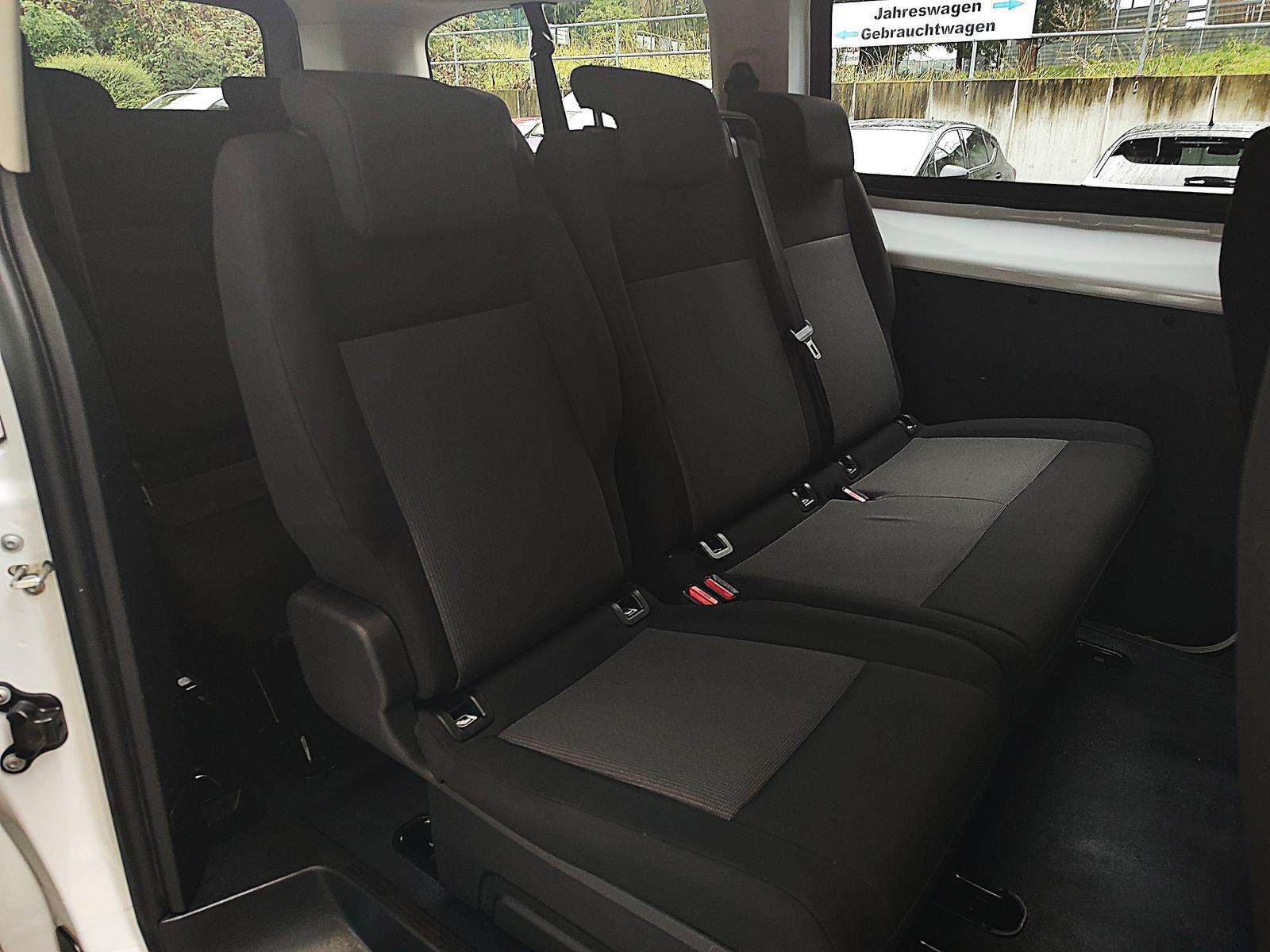 Fahrzeugbild eines Opel Vivaro