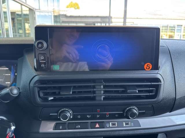 Fahrzeugbild eines Opel Vivaro